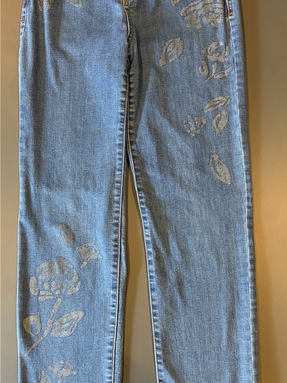 Light Blue Floral-Print Straight Leg Jeans for Women Sz 28 Read